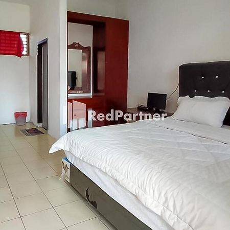 Bernard Guest House & Resto Redpartner Ambarita Exteriér fotografie